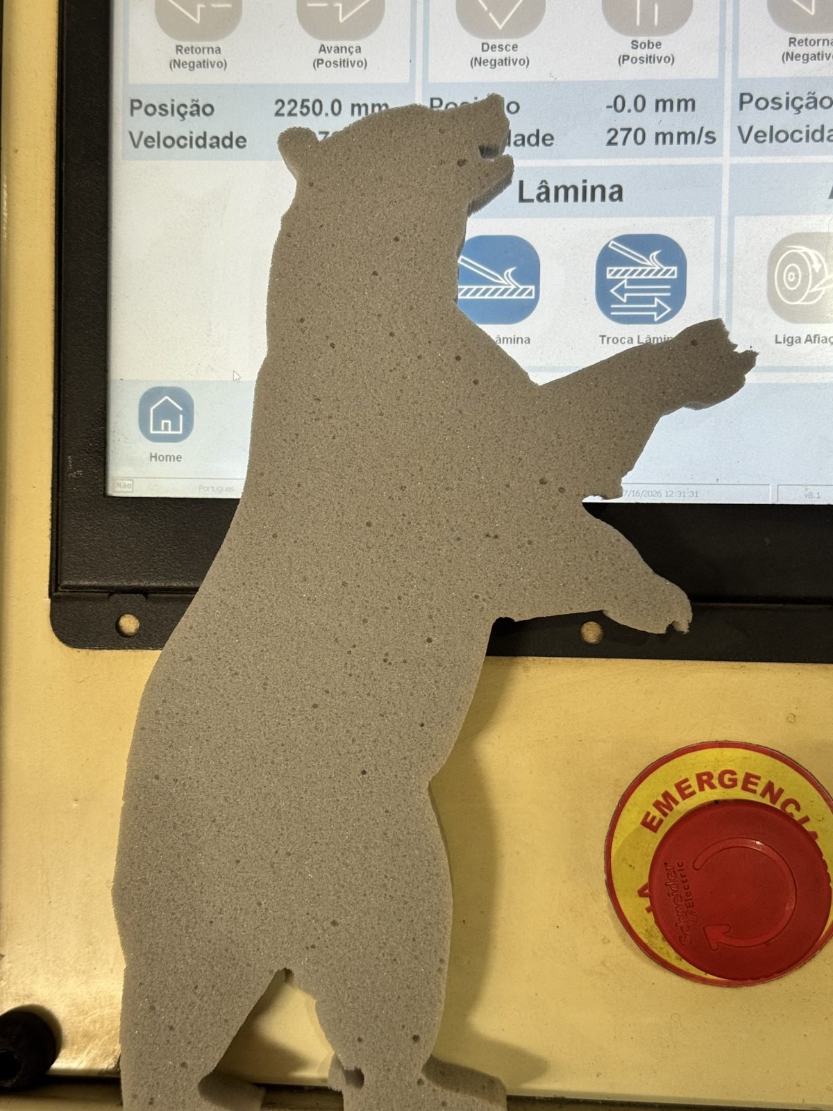 Panel de control de la cuchilla de la máquina CNC de Grupo EMU Espumas